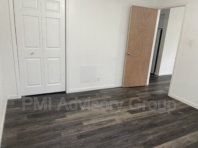 Foto del edificio - 2820 SE Monroe St