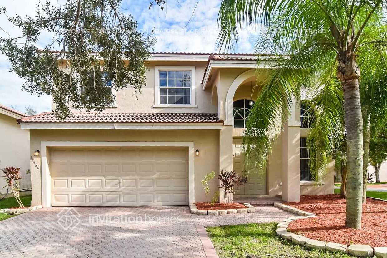 Foto principal - 11568 NW 6th Ct