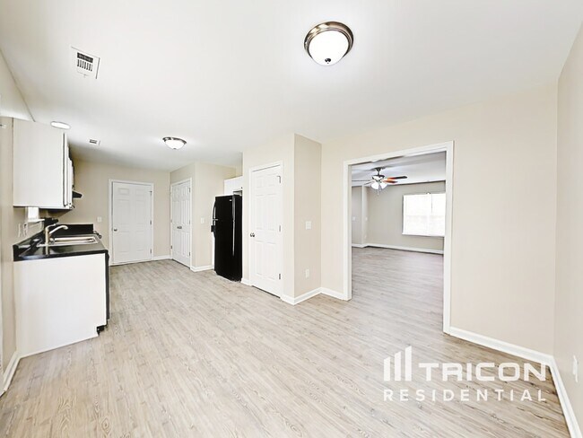Foto del edificio - 1489 Mitchell Glen St