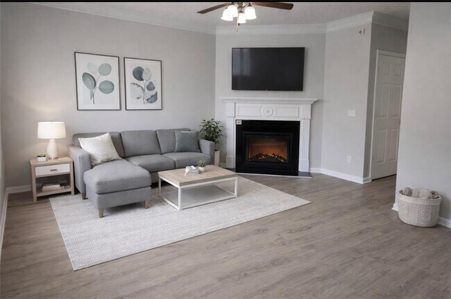 Foto del edificio - 6370 Olmadison Pl
