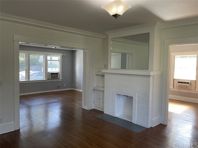 Foto del edificio - 2038 Huntington Dr