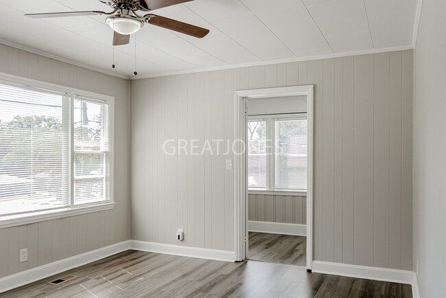 Foto del edificio - NOW OFFERING HALF OFF THE FIRST FULL MONTH...