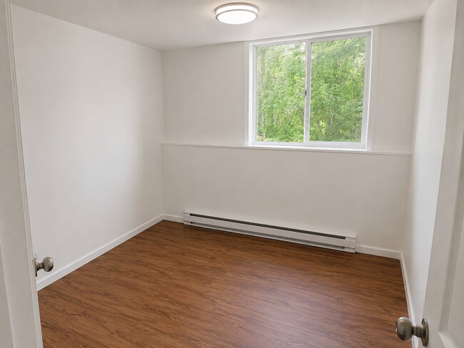 Building Photo - 166 Mercier Dr