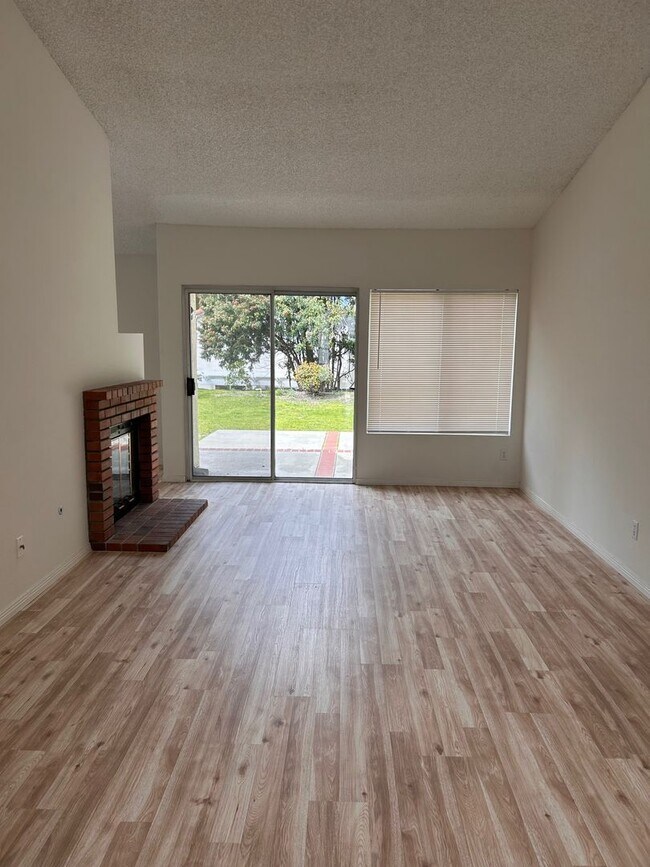 Foto del edificio - Stunning 3 Bed, 2 Bath Home in Oceanside!