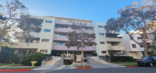 Frente del edificio - 303 N Swall Dr