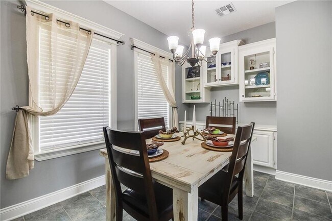 Foto del edificio - 4729 Hemlock Street