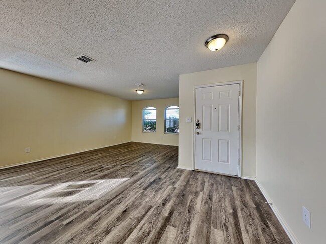 Building Photo - 4419 Cedar Crest Dr