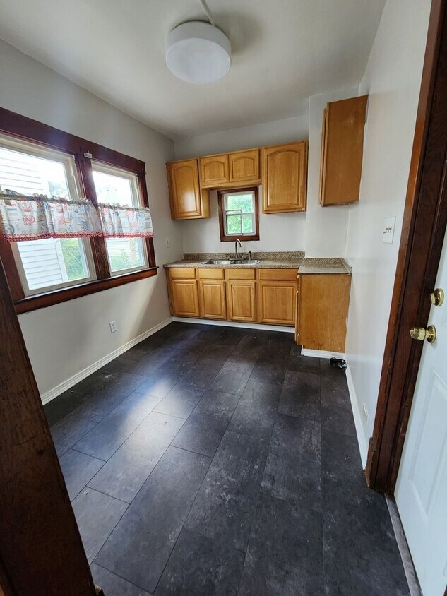 Foto principal - 2 Bedroom First Floor Apartment For Rent o...