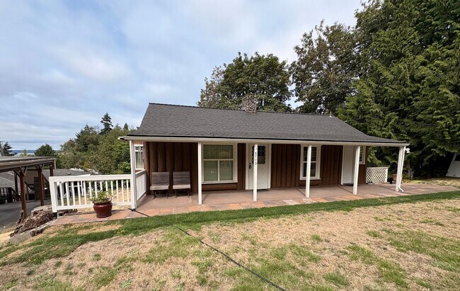 Foto del edificio - Charming Three Bed West Seattle Vintage Home Near Lincoln Park and Puget Sound!