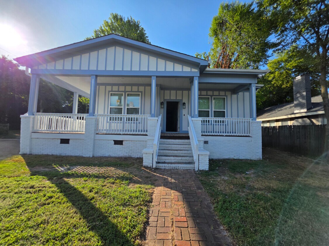 Foto principal - 1120 Allen St