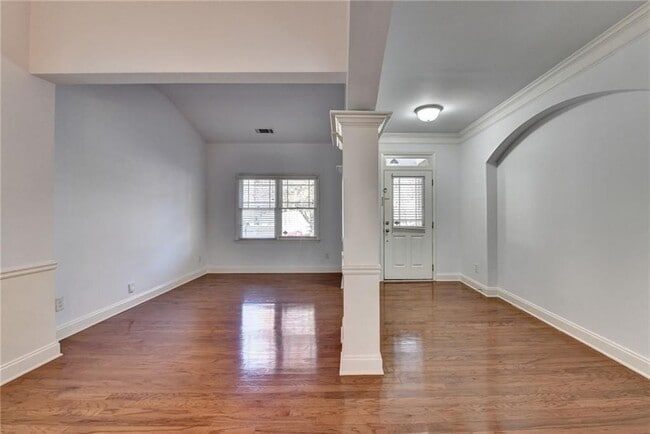 Building Photo - 2104 Nelms Pointe Landing
