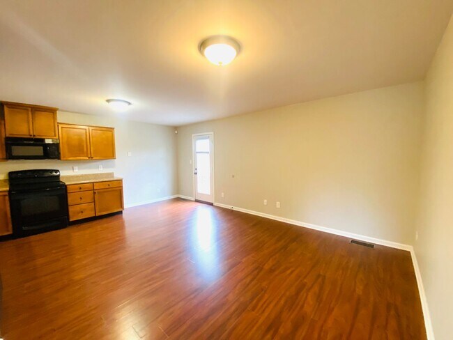 Building Photo - 1728 Thistlewood Dr