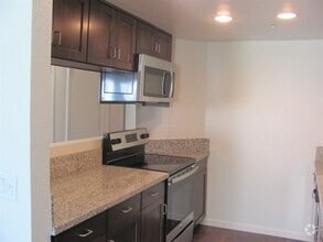 Building Photo - 1033 Southwood Dr