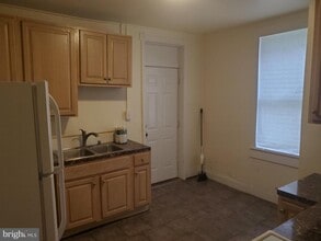 Building Photo - 437 S Burhans Blvd