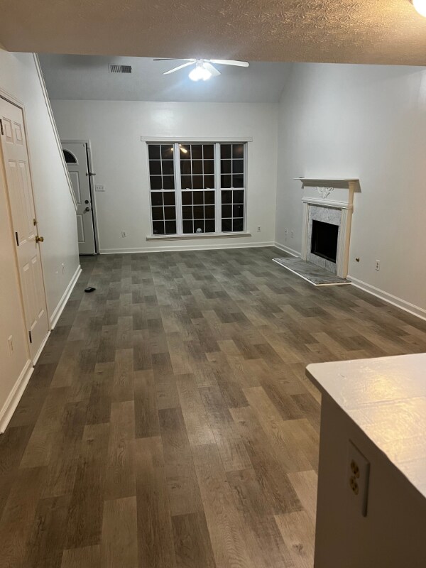 Building Photo - 100 Lafayette St