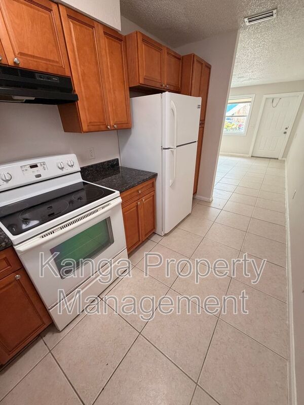 Building Photo - 1618 W 26th Ct