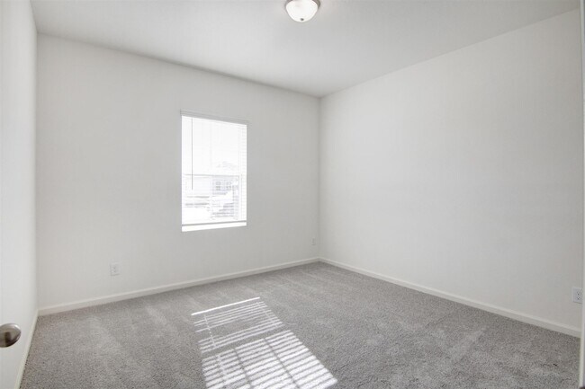 Foto del edificio - 5002 Highland Spgs Dr