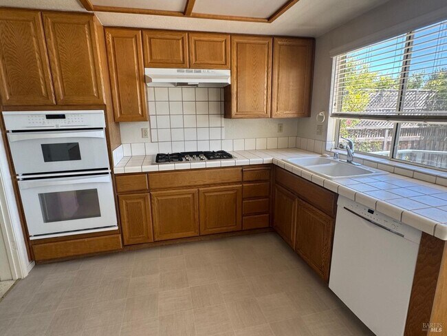 Building Photo - 138 Del Oro Lagoon
