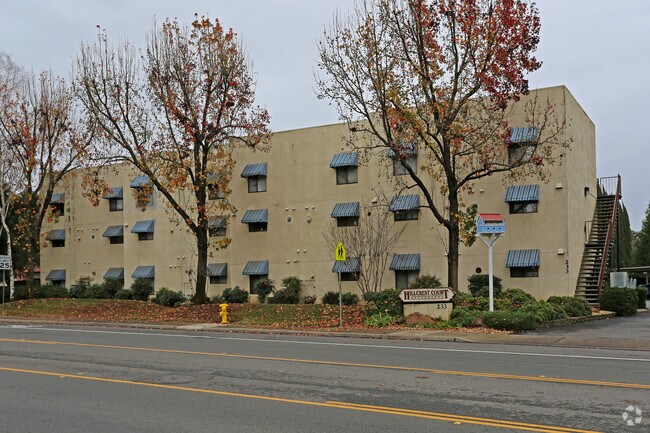 Hillcrest Court Apartments Yuba City, CA