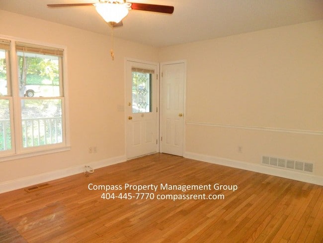 Building Photo - 2773 Loring Rd