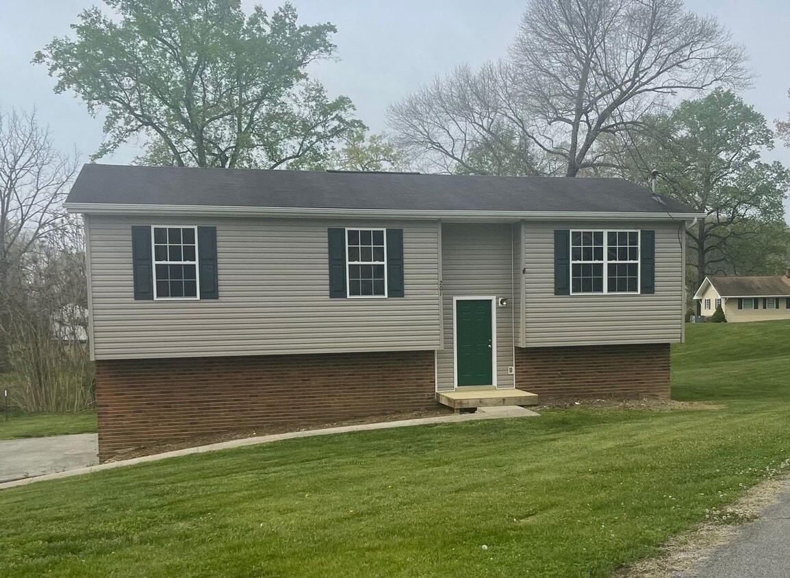 3 Bedroom / 2 Bath Split-Foyer Home Kings... - 3 Bedroom / 2 Bath Split-Foyer Home  Kings...