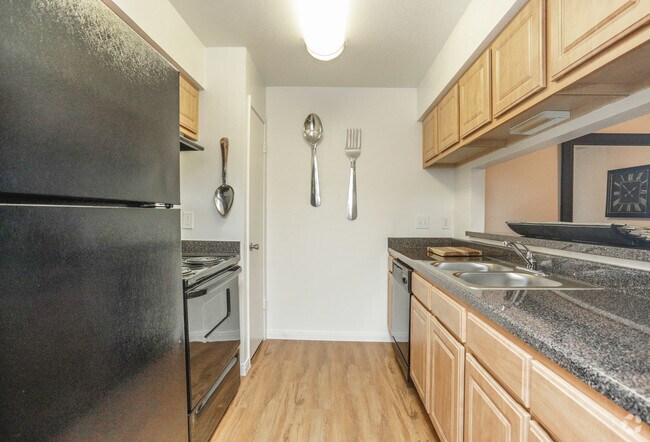 2BR, 1BA - 900SF (Kitchen) - Imperial Chase