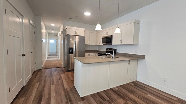 $1,850 -Brand New 3-Bed, 2-Bath Condo Riverton - $1,850 -Brand New 3-Bed, 2-Bath Condo Riverton