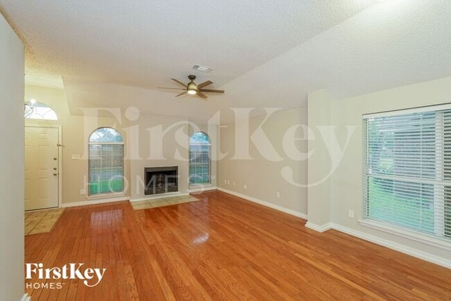 Building Photo - 2608 Park Valley Dr