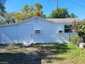 Building Photo - 717 Burdick Ave