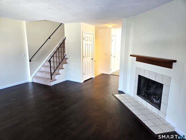 Foto del edificio - 27 Crows Nest Ln