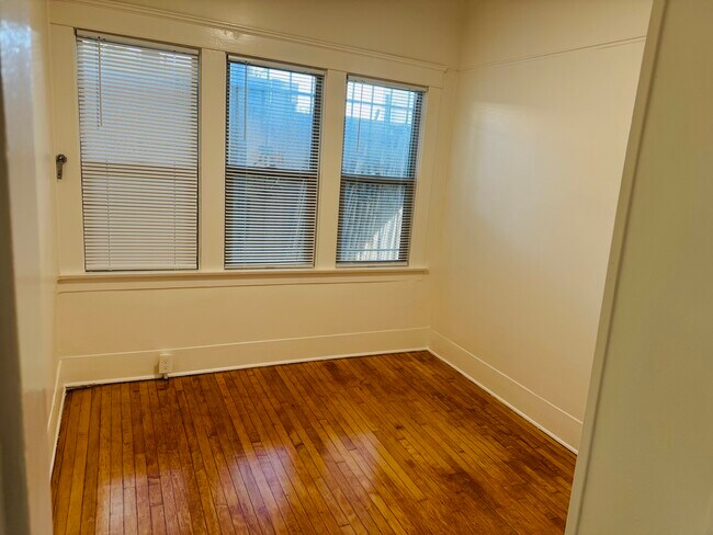 Foto del edificio - 1452 N Gardner St