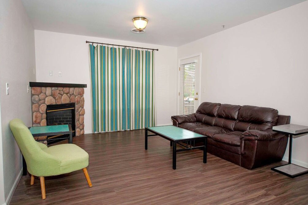 Primary Photo - 2226 W Elizabeth St