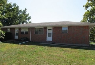 Building Photo - 3200 Martha Dr