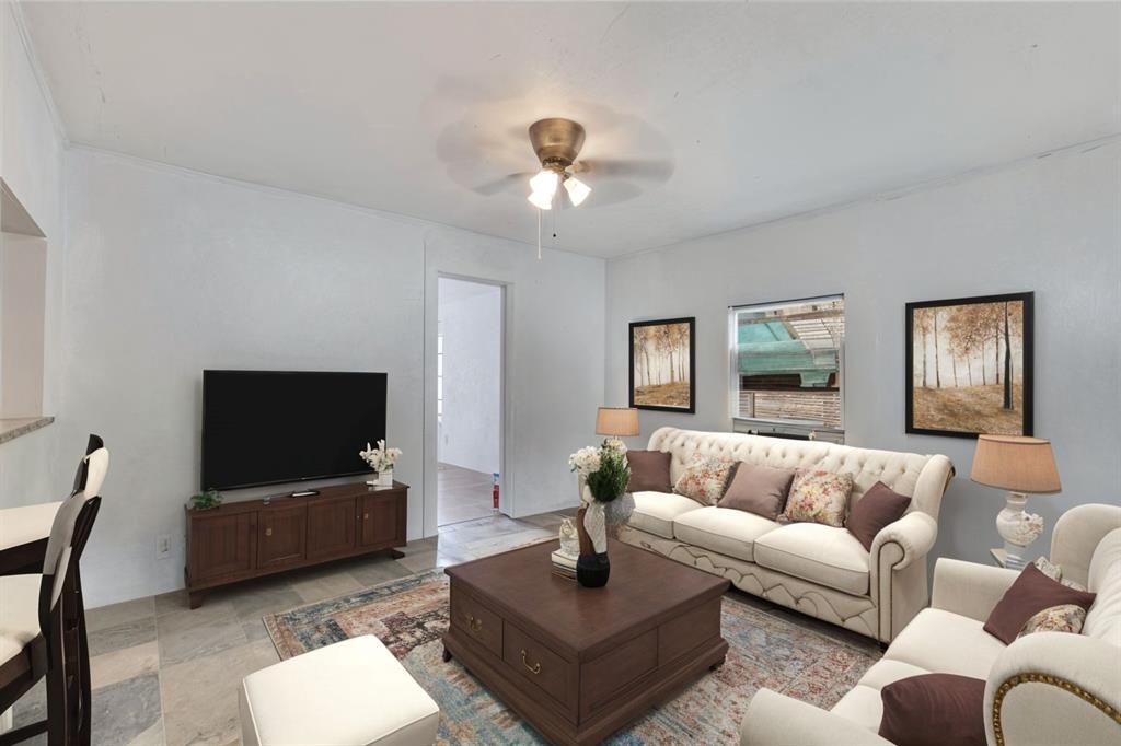 Foto principal - 413 W Annie St