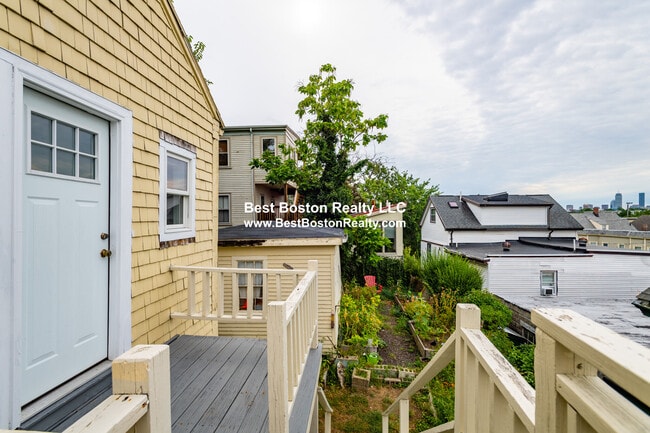 Building Photo - 58 Atherton St
