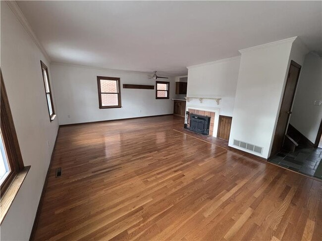 Building Photo - 28 E Jeffrey Pl