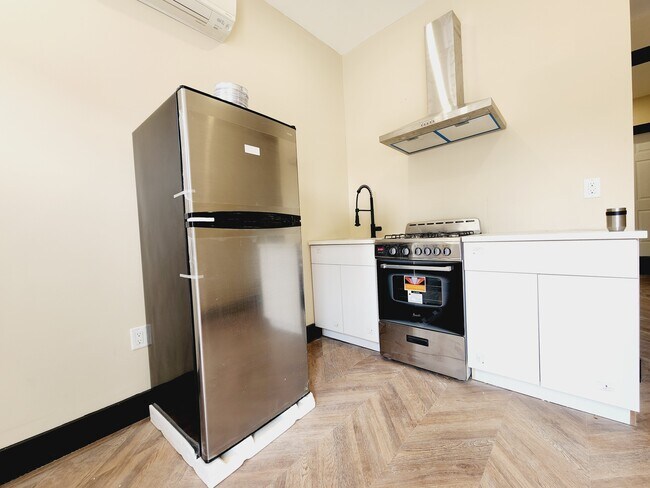 281 Monticello Ave 1 - 279 Monticello Ave
