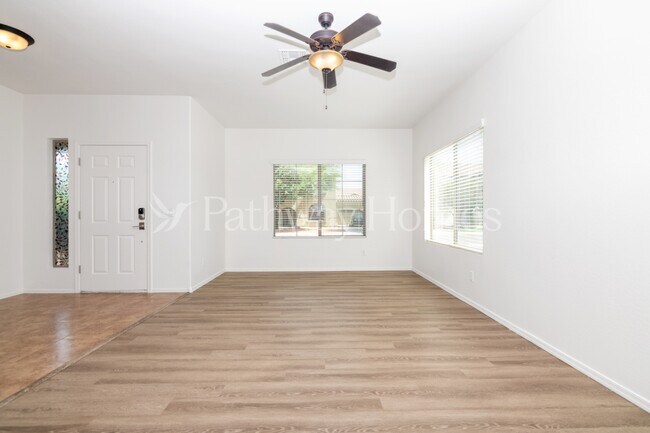 Foto del edificio - 4205 E Del Rio Dr