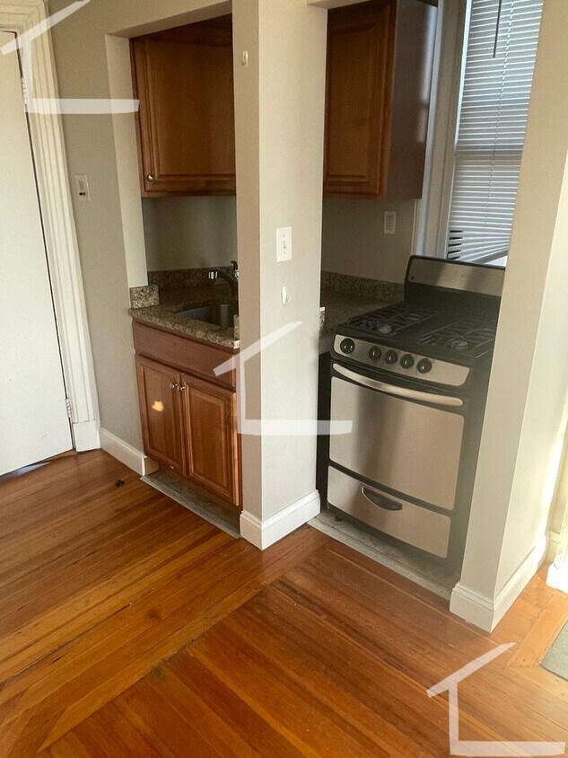 Foto del edificio - Cambridge 1 Bed Available now - No Broker Fee