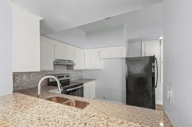 Foto del edificio - 8703 Victorian Village Dr