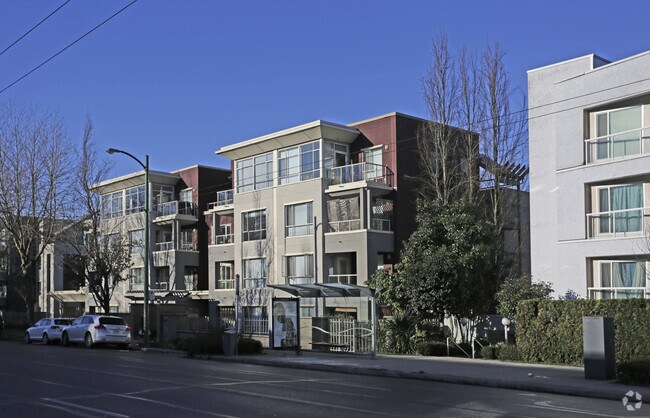 Photo du bâtiment - Point Grey Manor