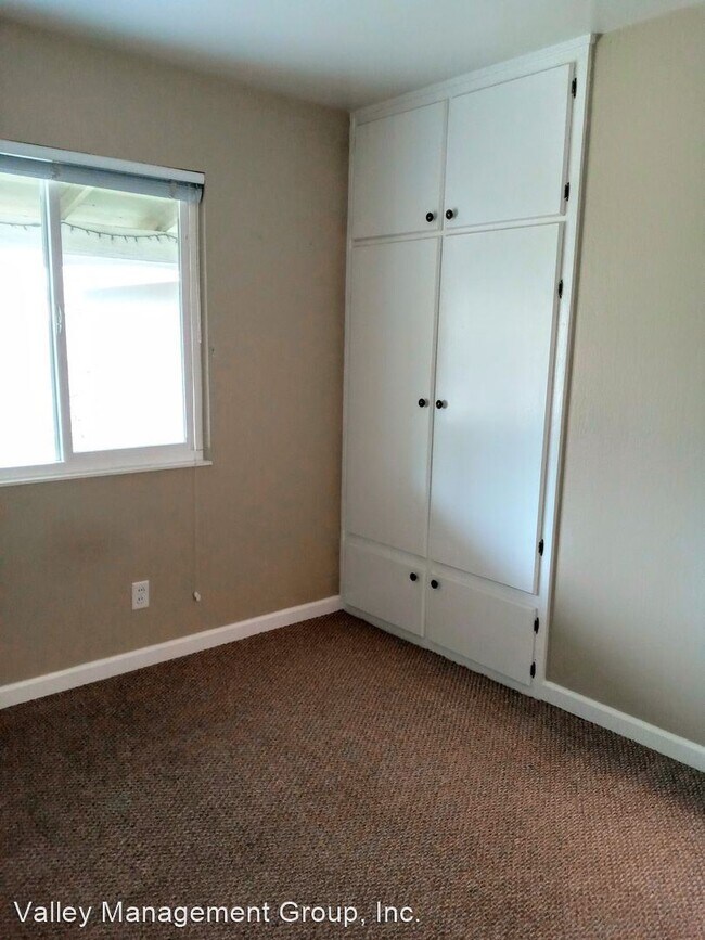 Building Photo - 3 br, 1 bath House - 2484 Le Bain Dr