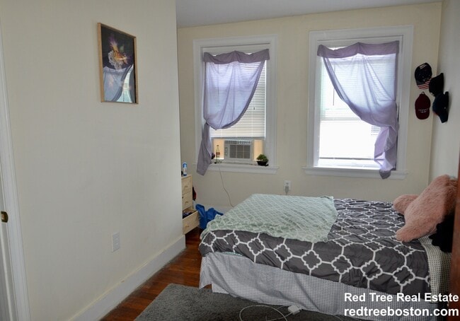 Photo - 248 Kelton St Apartment