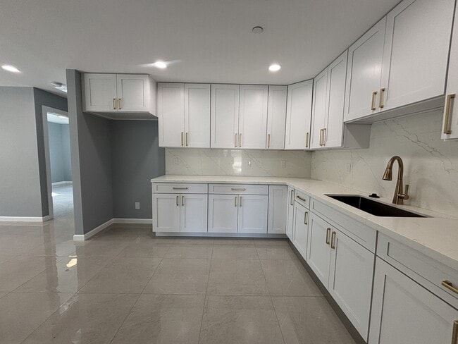 Building Photo - 4032 Hoku Ave