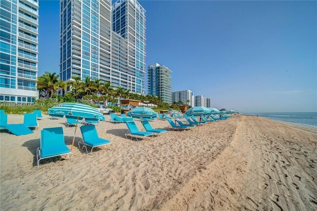Foto del edificio - 6899 Collins Ave