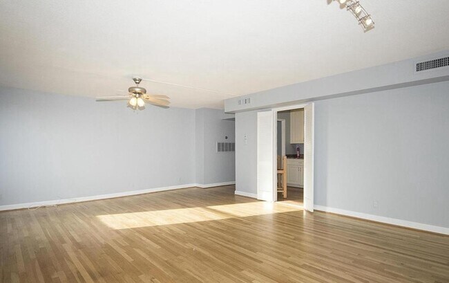 Foto del edificio - 1101 St Paul St