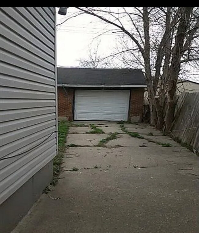 Foto del edificio - 5737 Greenview Ave