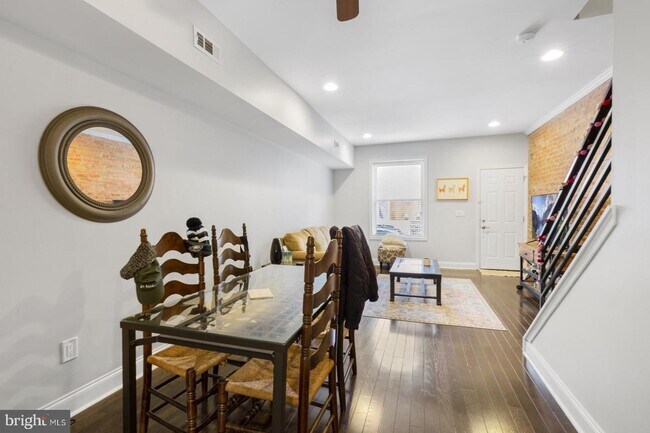 Foto del edificio - 2442 Kimball St