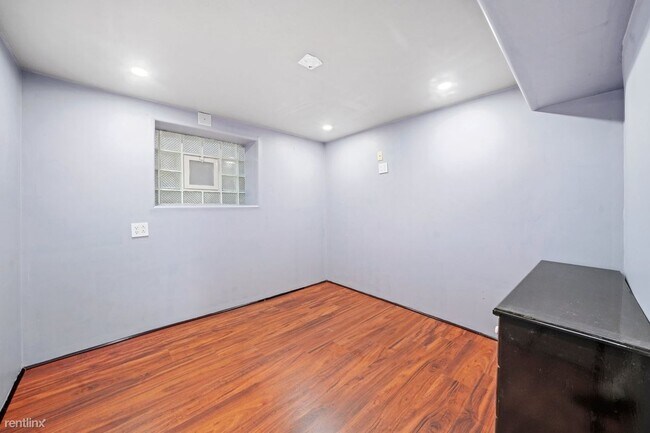 Building Photo - 4 br, 2 bath House - 6241 S Kolin Ave