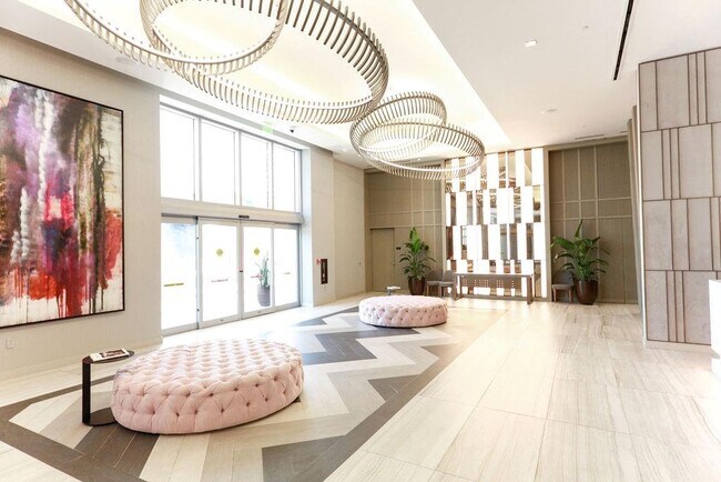 Building Photo - 4010 S Ocean Dr